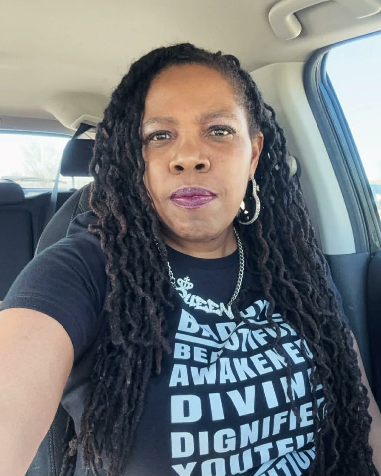Baddyz definition tee women black