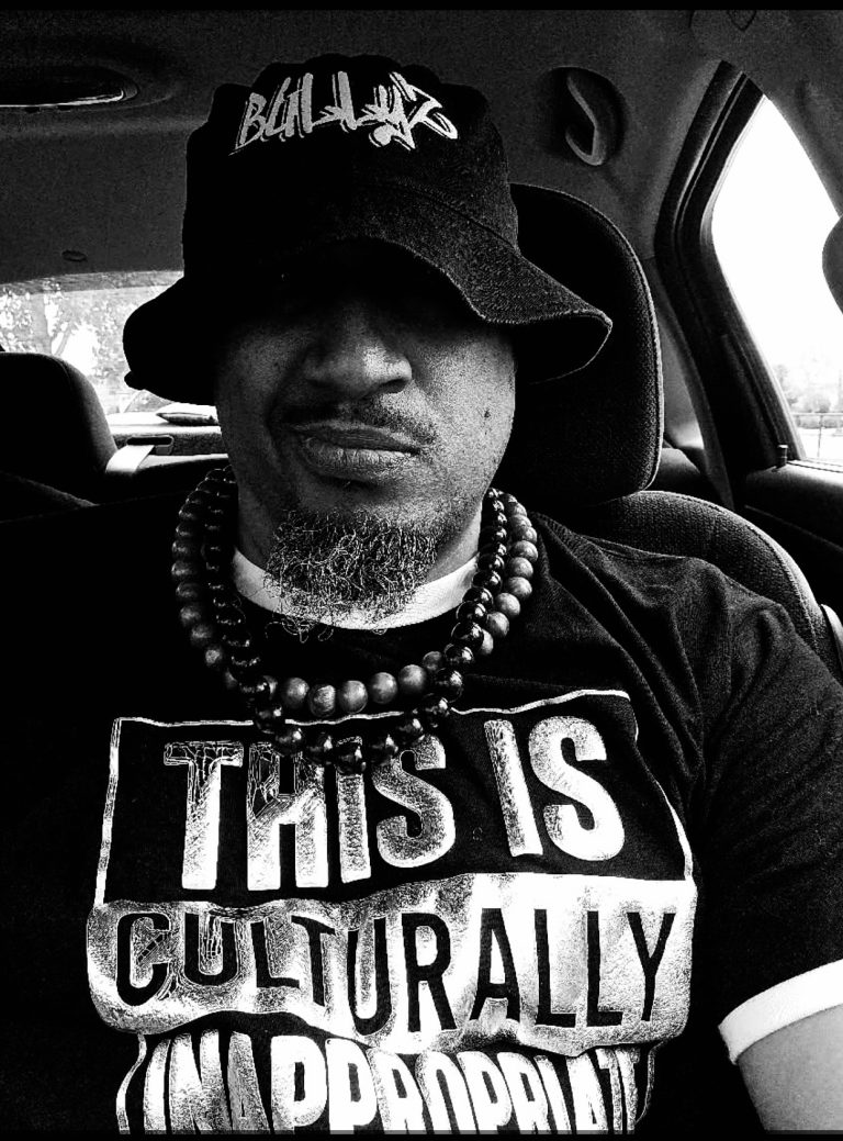 Black Bullyz bucket hat B&W