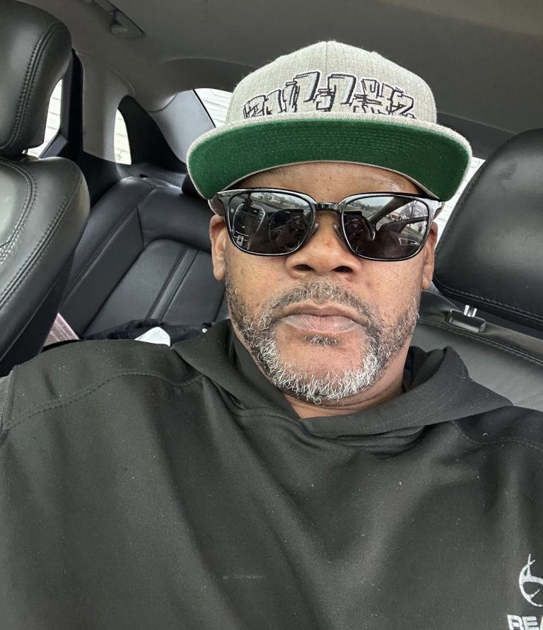 Grey green Bullyz snapback black hoodie