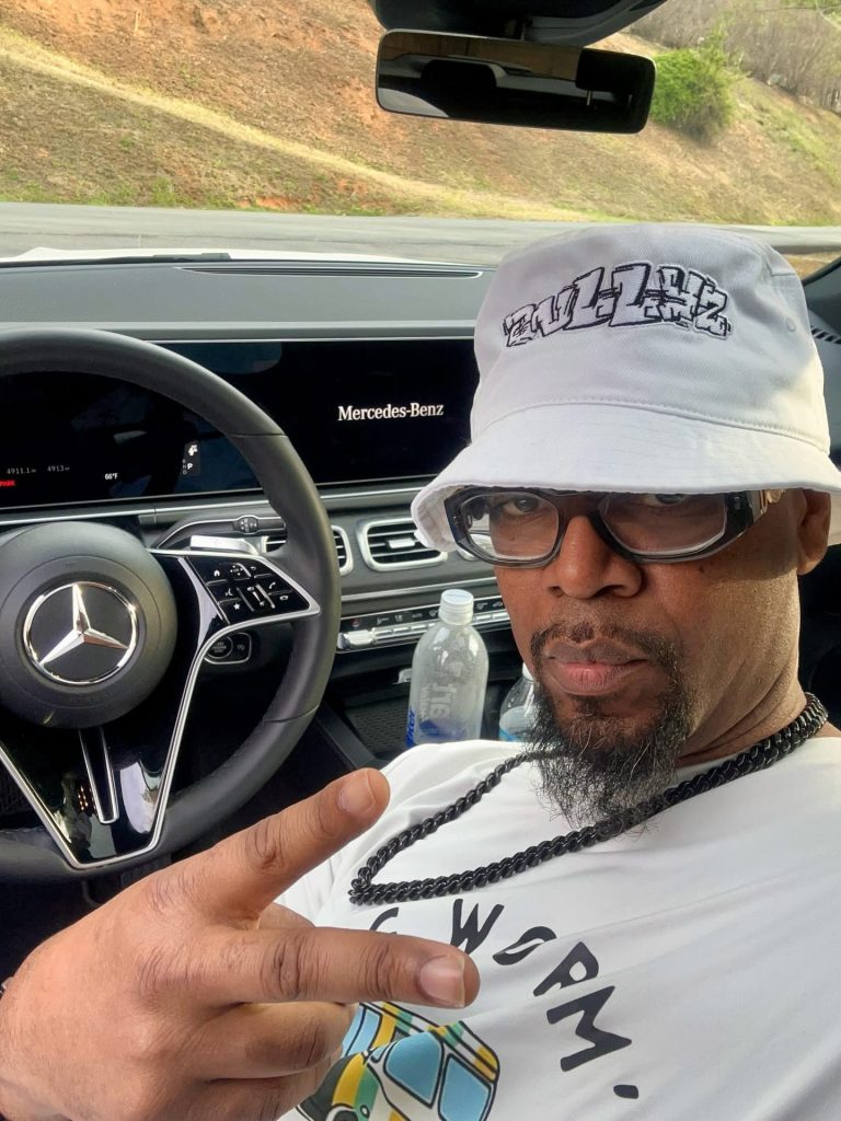 White Bullyz hieroglyphic bucket hat car