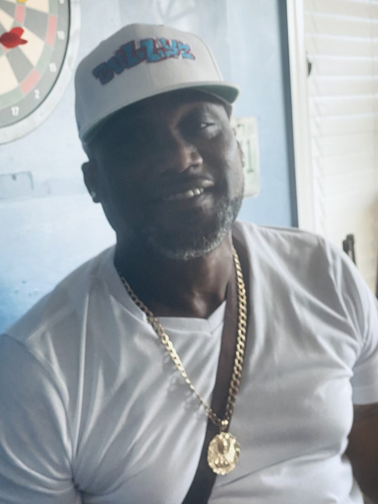 White Bullyz snapback blue lettering